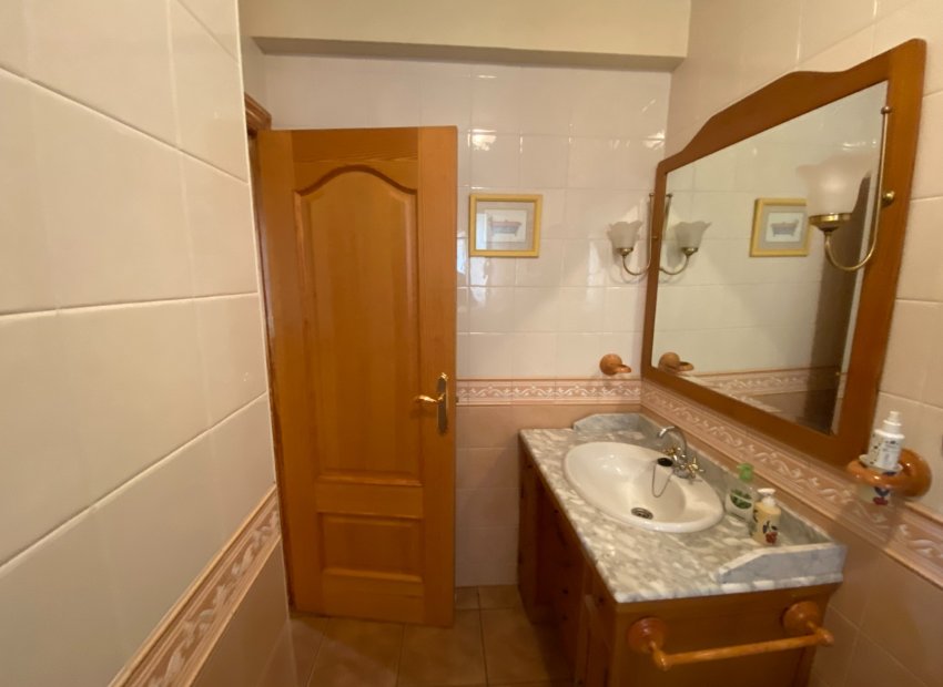 Resale - Townhouse / Duplex / Corner - Sax