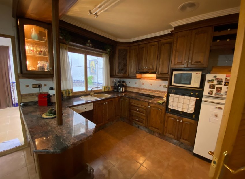 Resale - Townhouse / Duplex / Corner - Sax