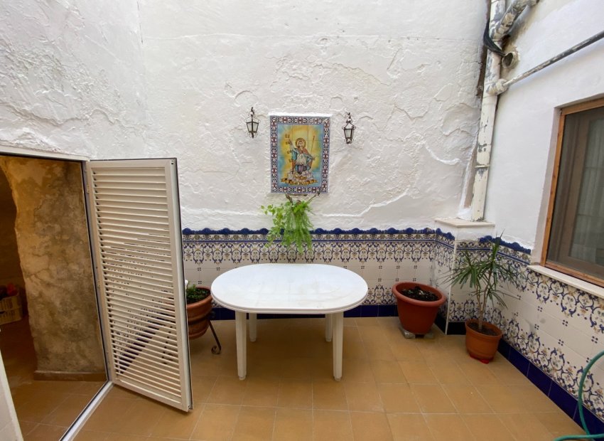 Resale - Townhouse / Duplex / Corner - Sax