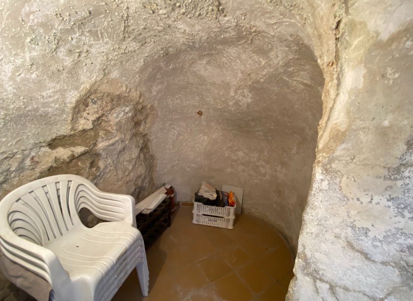 Resale - Townhouse / Duplex / Corner - Sax