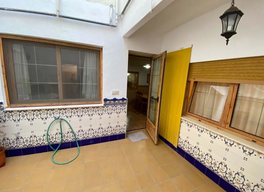 Resale - Townhouse / Duplex / Corner - Sax