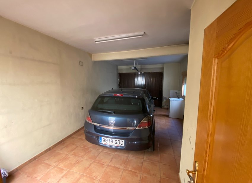 Resale - Townhouse / Duplex / Corner - Sax