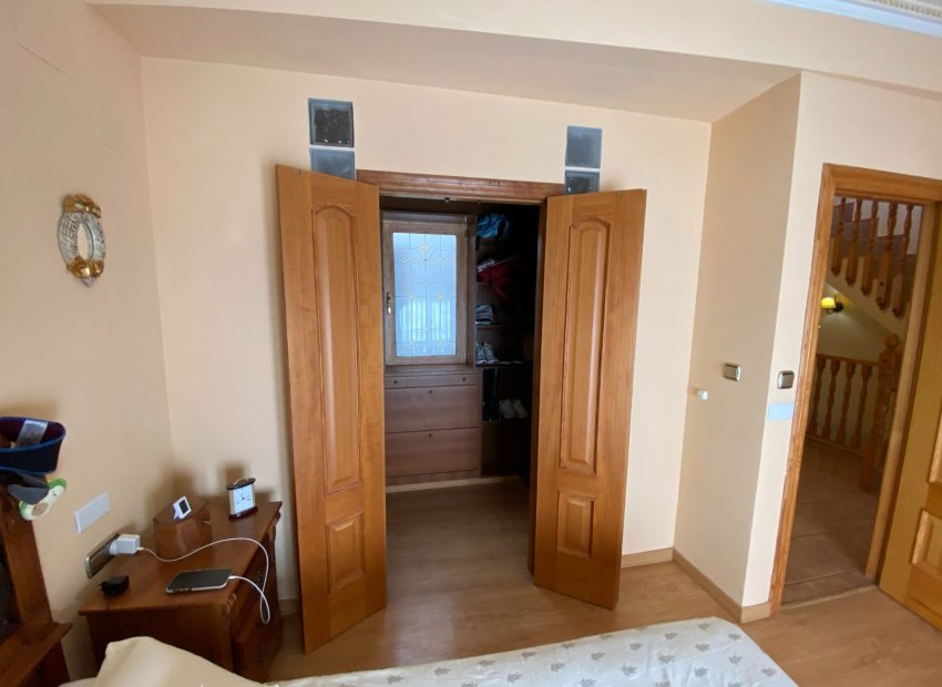 Resale - Townhouse / Duplex / Corner - Sax