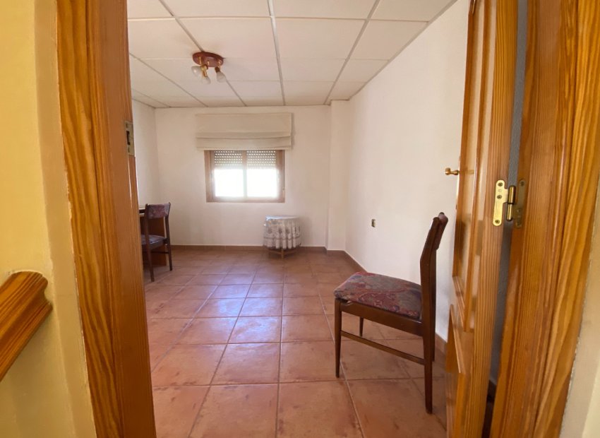 Resale - Townhouse / Duplex / Corner - Sax