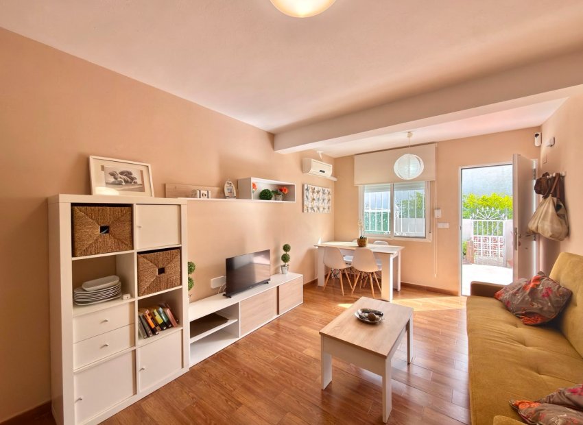 Resale - Townhouse / Duplex / Corner - Torrevieia - Aguas Nuevas - Torrelamata