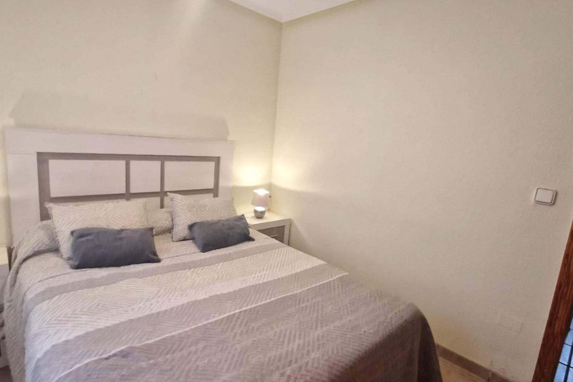 Resale - Townhouse / Duplex / Corner - Torrevieia - Aguas Nuevas