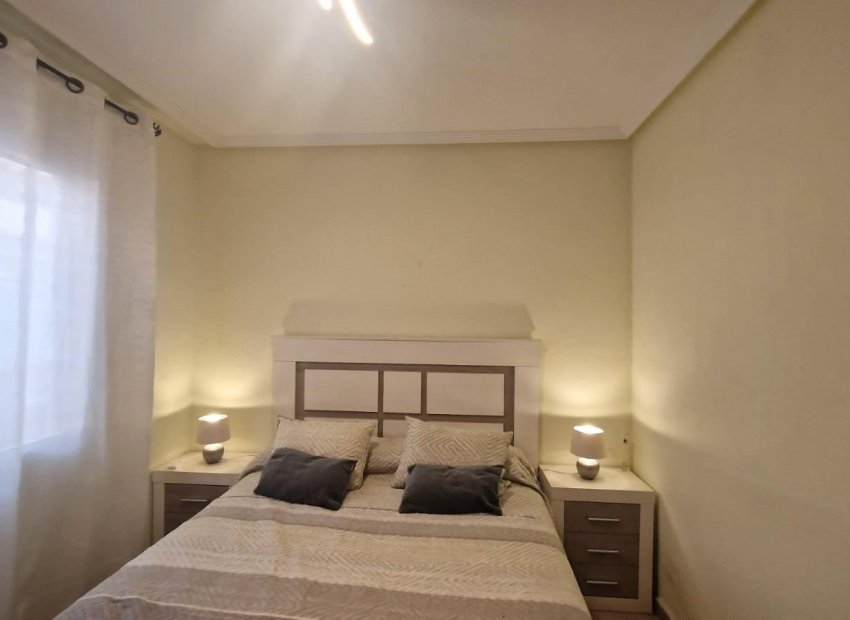 Resale - Townhouse / Duplex / Corner - Torrevieia - Aguas Nuevas