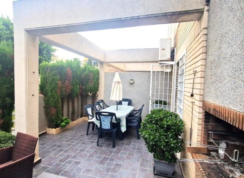 Resale - Townhouse / Duplex / Corner - Torrevieia - Aguas Nuevas
