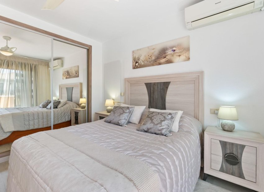 Resale - Townhouse / Duplex / Corner - Torrevieia - Aguas Nuevas