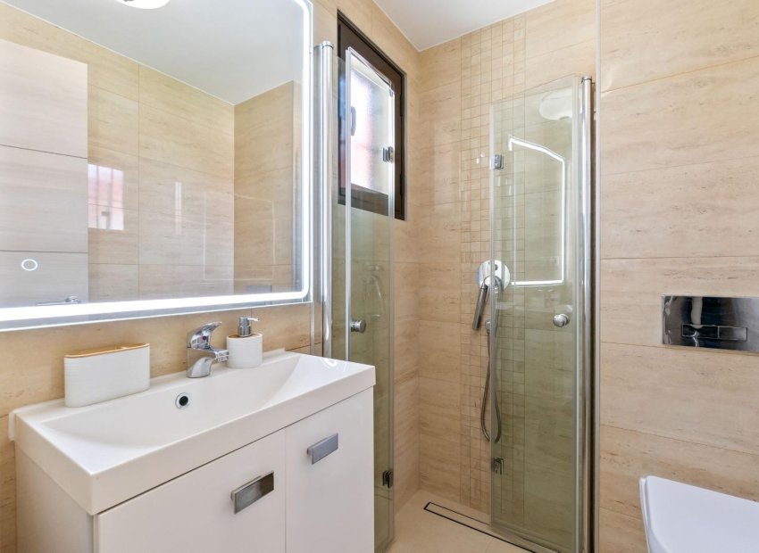 Resale - Townhouse / Duplex / Corner - Torrevieia - Aguas Nuevas