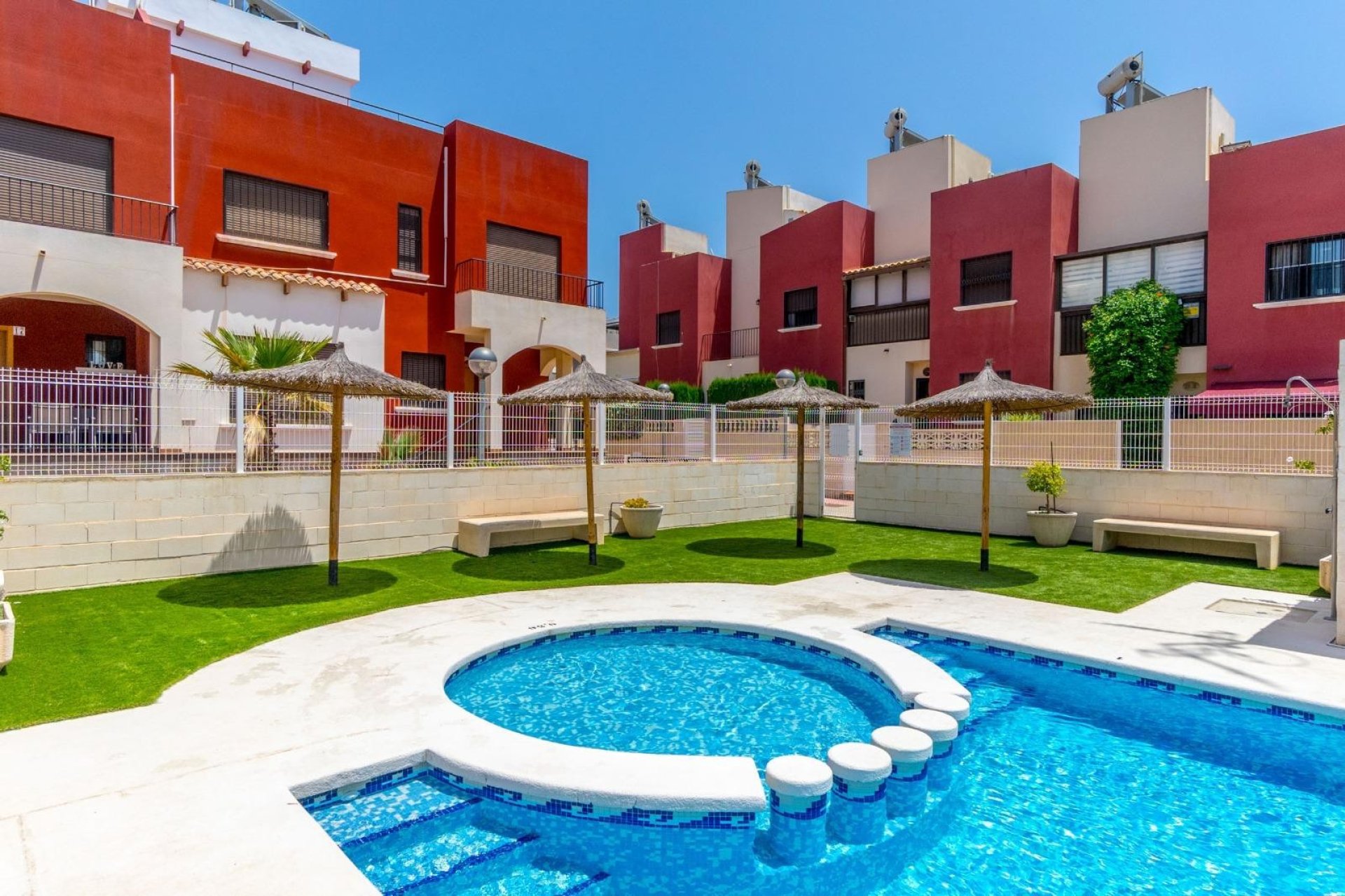 Resale - Townhouse / Duplex / Corner - Torrevieia - Aguas Nuevas