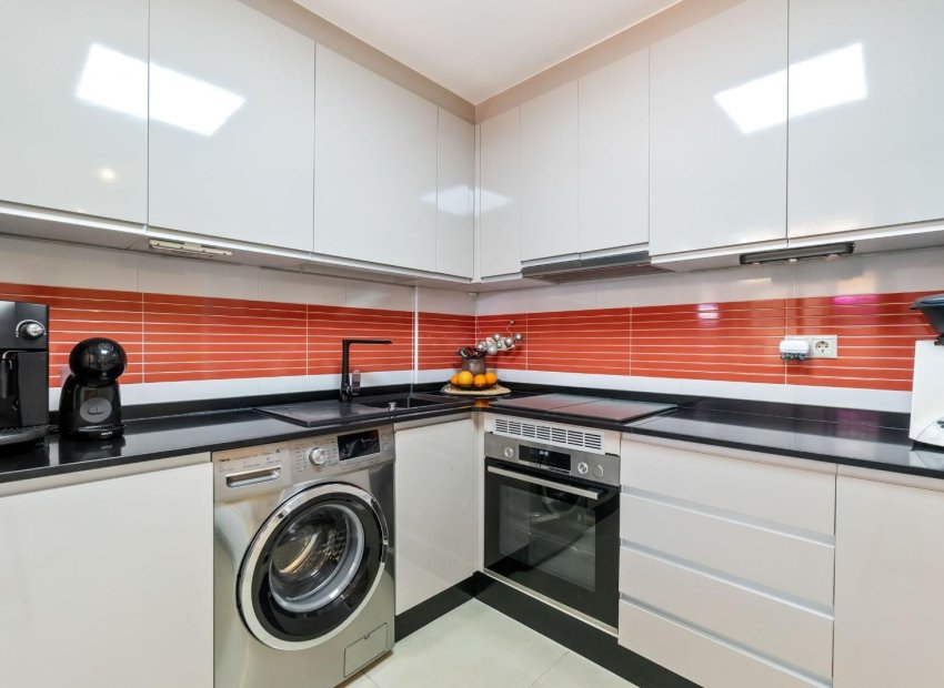 Resale - Townhouse / Duplex / Corner - Torrevieia - Aguas Nuevas