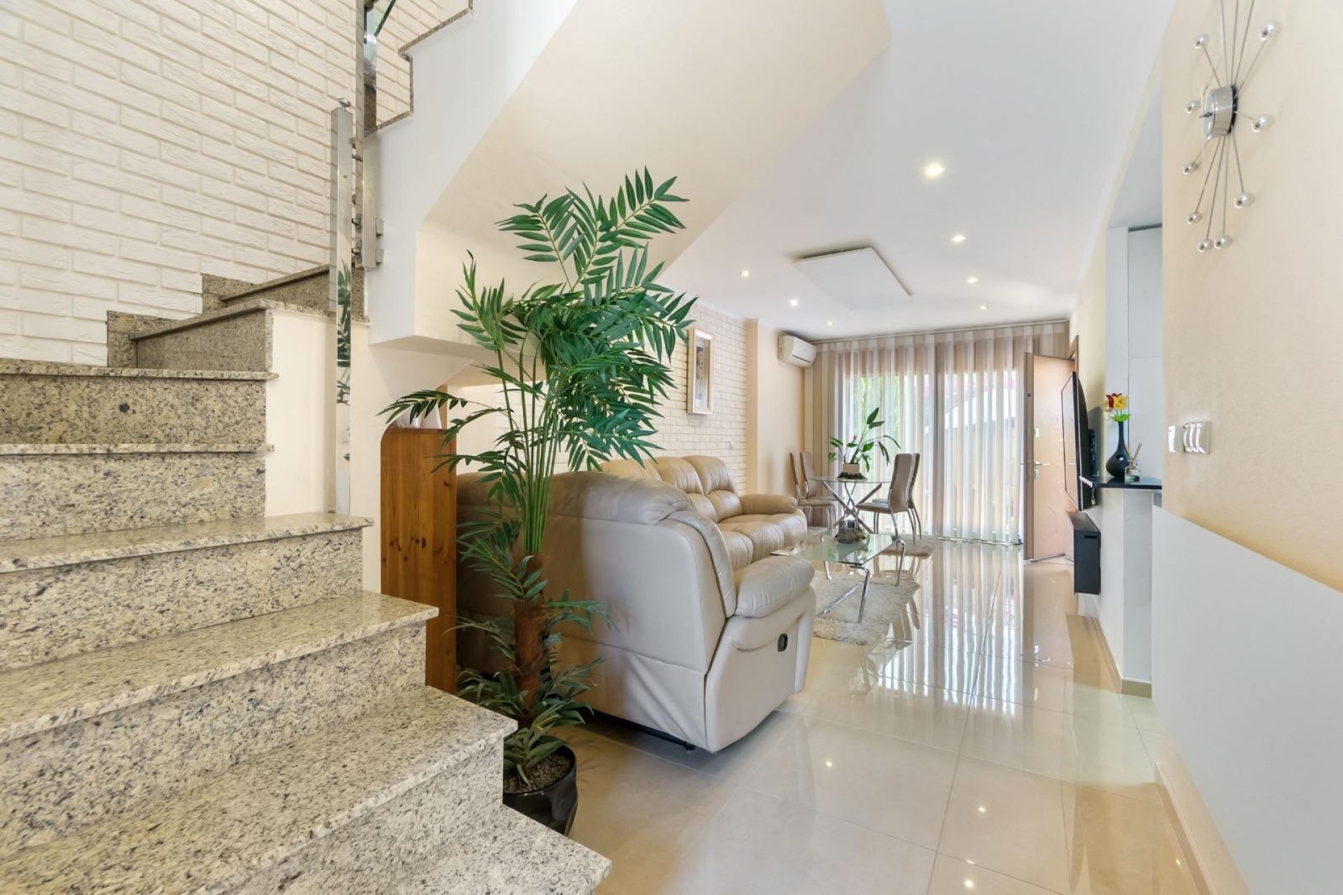 Resale - Townhouse / Duplex / Corner - Torrevieia - Aguas Nuevas