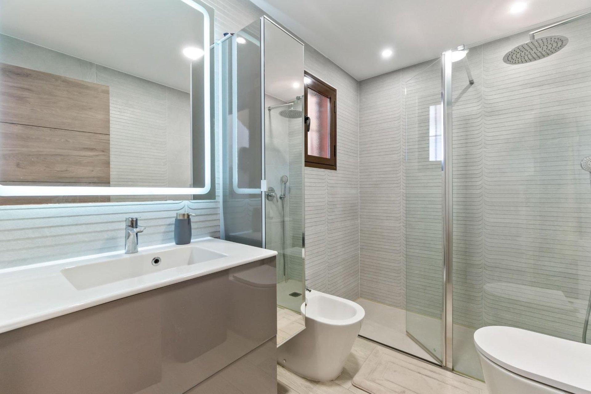 Resale - Townhouse / Duplex / Corner - Torrevieia - Aguas Nuevas