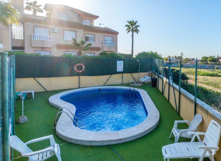 Resale - Townhouse / Duplex / Corner - Torrevieia - Aguas Nuevas