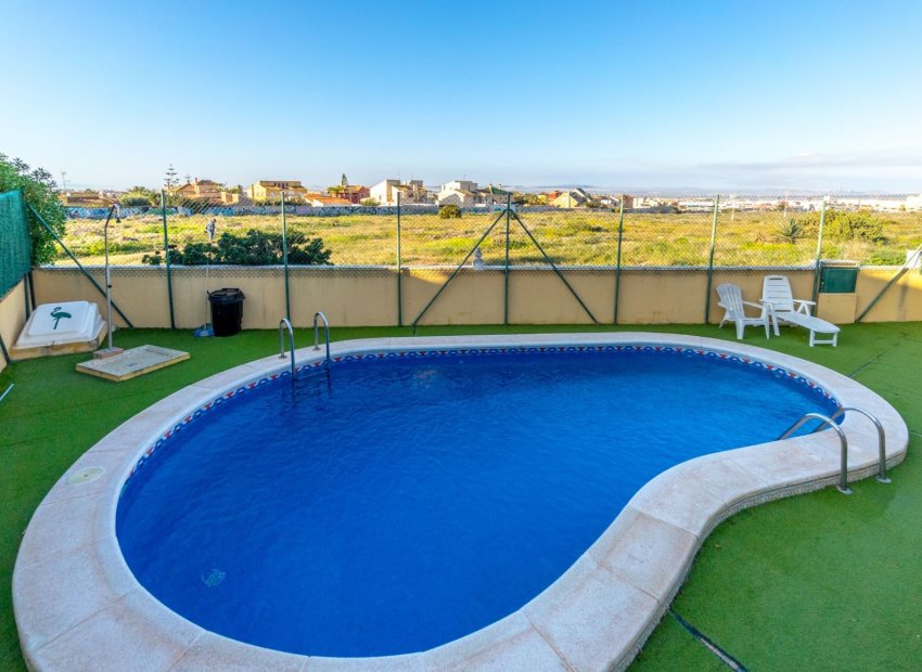 Resale - Townhouse / Duplex / Corner - Torrevieia - Aguas Nuevas