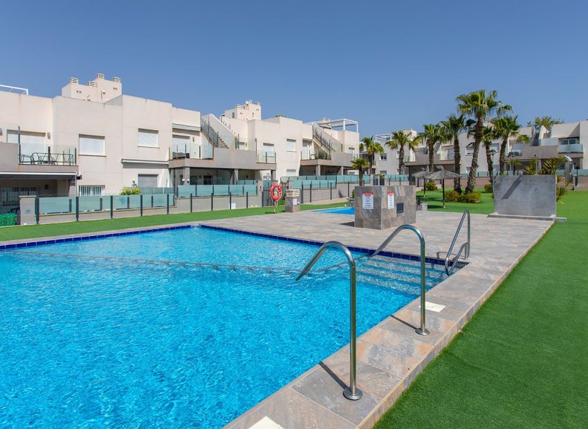 Resale - Townhouse / Duplex / Corner - Torrevieia - Aguas Nuevas