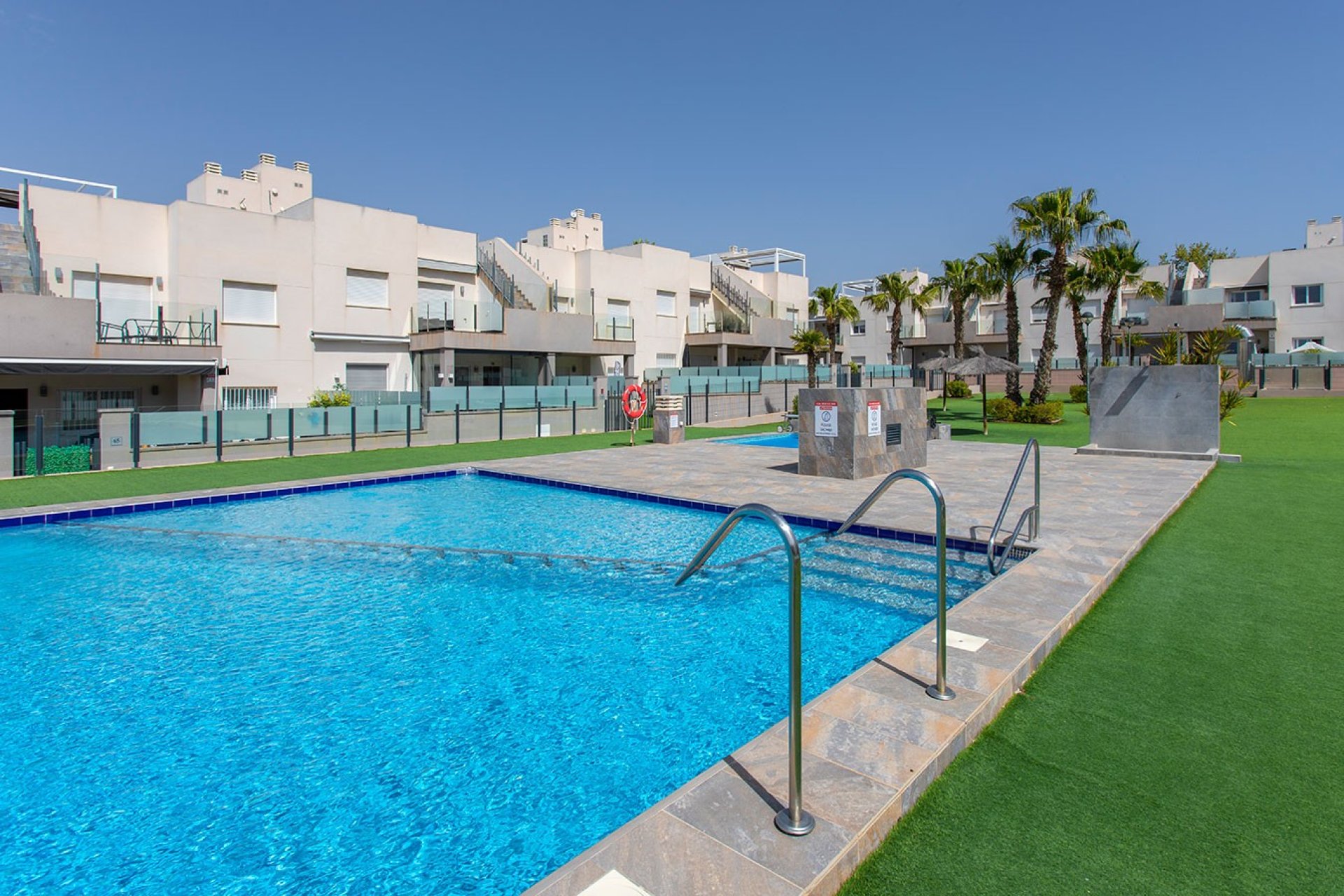 Resale - Townhouse / Duplex / Corner - Torrevieia - Aguas Nuevas