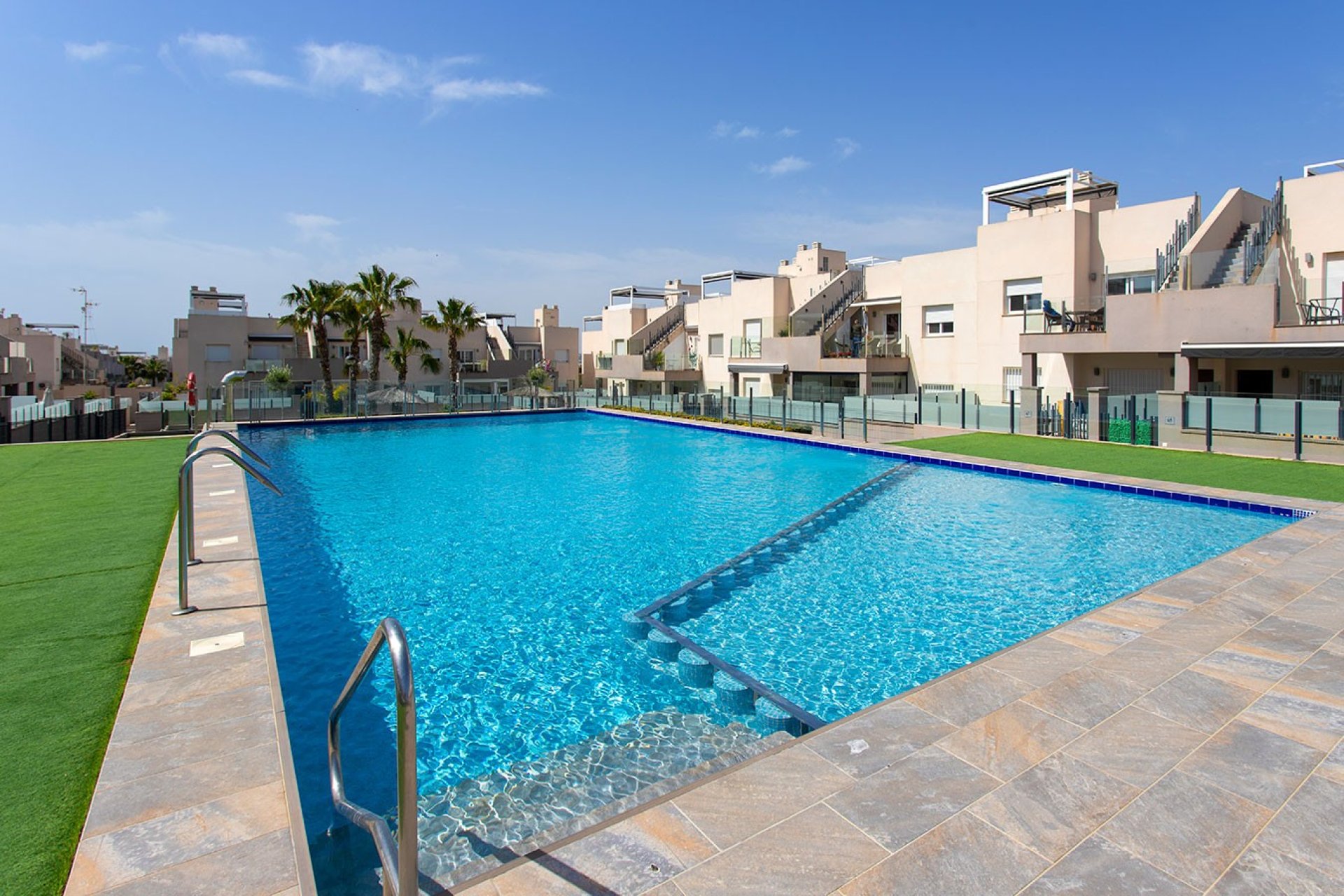 Resale - Townhouse / Duplex / Corner - Torrevieia - Aguas Nuevas