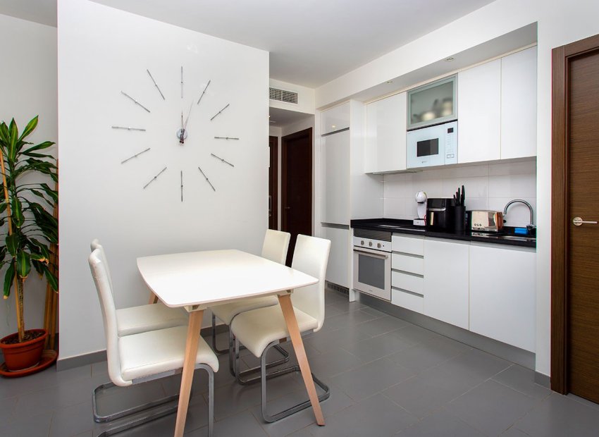 Resale - Townhouse / Duplex / Corner - Torrevieia - Aguas Nuevas