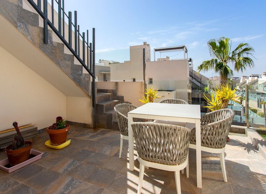 Resale - Townhouse / Duplex / Corner - Torrevieia - Aguas Nuevas