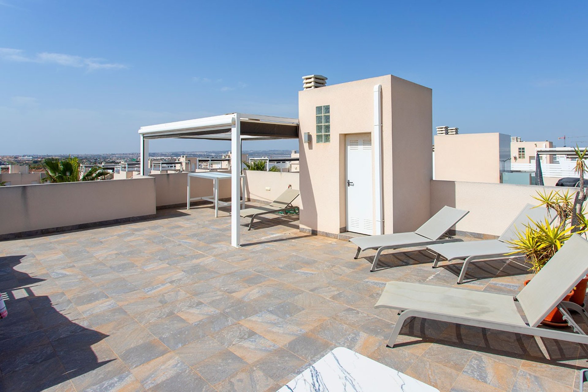 Resale - Townhouse / Duplex / Corner - Torrevieia - Aguas Nuevas