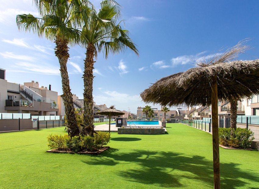Resale - Townhouse / Duplex / Corner - Torrevieia - Aguas Nuevas