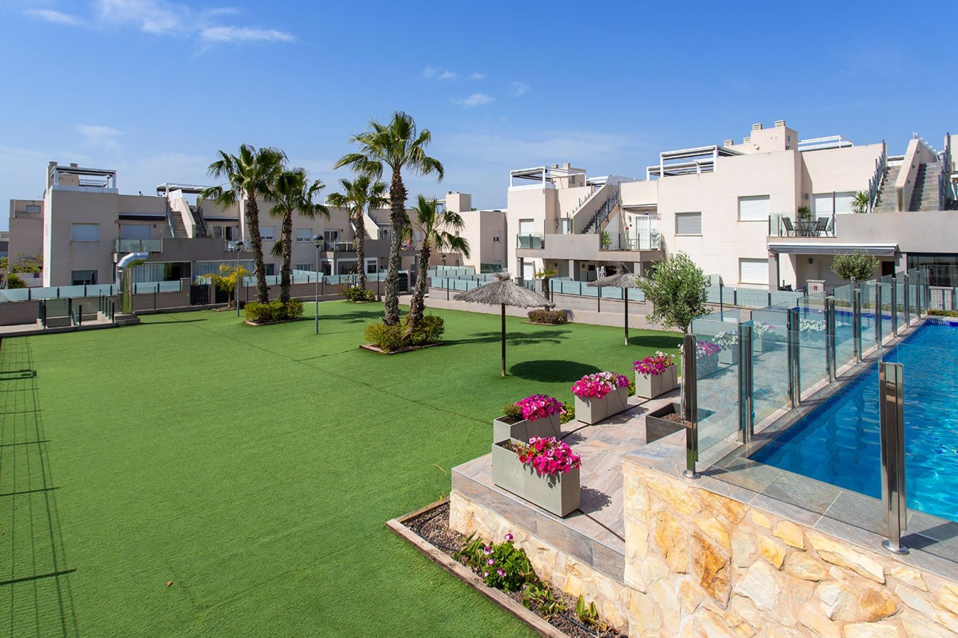 Resale - Townhouse / Duplex / Corner - Torrevieia - Aguas Nuevas