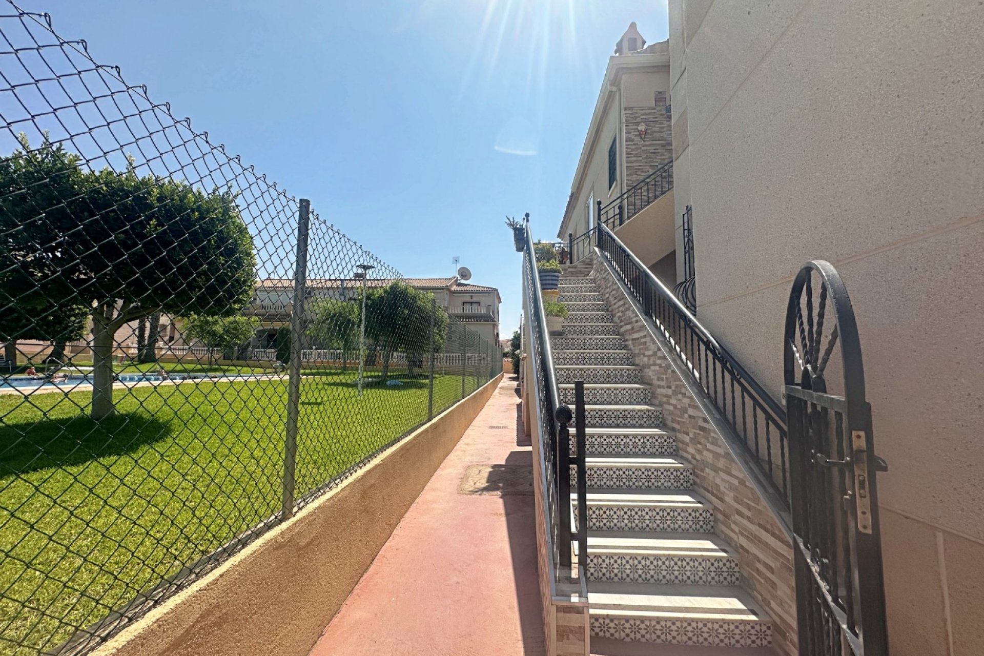 Resale - Townhouse / Duplex / Corner - Torrevieia - Aguas Nuevas