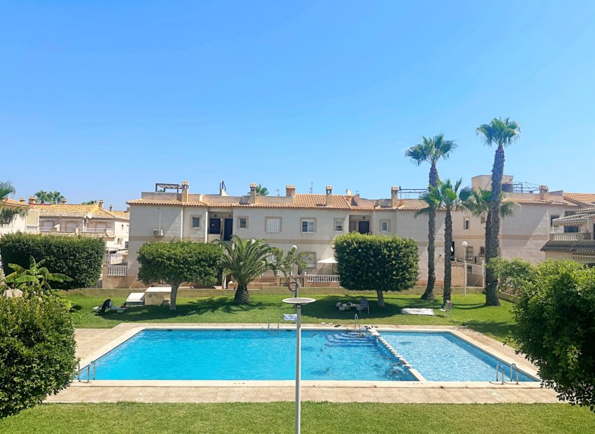 Resale - Townhouse / Duplex / Corner - Torrevieia - Aguas Nuevas