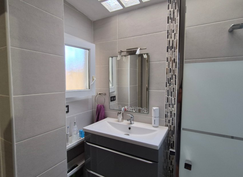 Resale - Townhouse / Duplex / Corner - Torrevieia - Costa Blanca