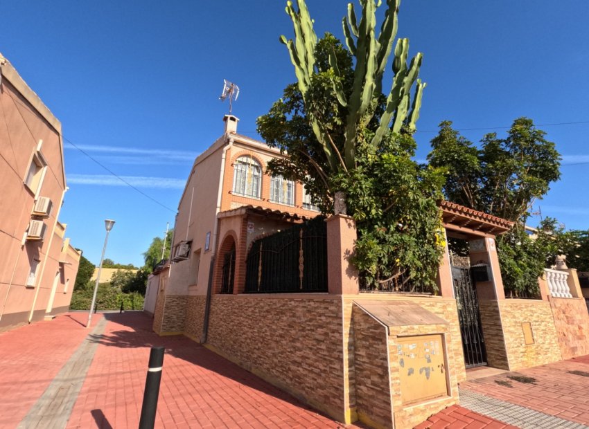 Resale - Townhouse / Duplex / Corner - Torrevieia - El Acequión - Los Náufragos