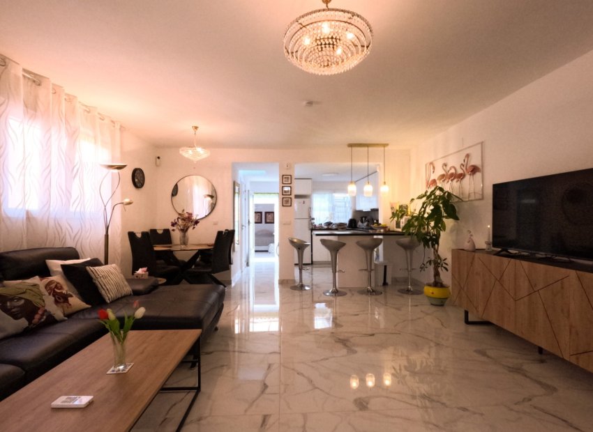 Resale - Townhouse / Duplex / Corner - Torrevieia - El Acequión - Los Náufragos