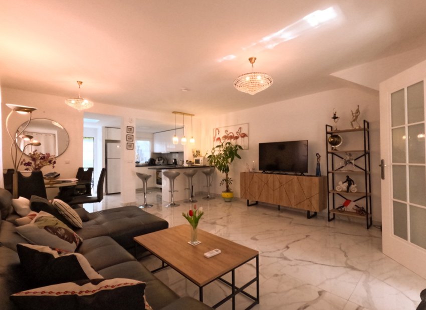 Resale - Townhouse / Duplex / Corner - Torrevieia - El Acequión - Los Náufragos