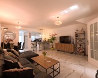 Resale - Townhouse / Duplex / Corner - Torrevieia - El Acequión - Los Náufragos