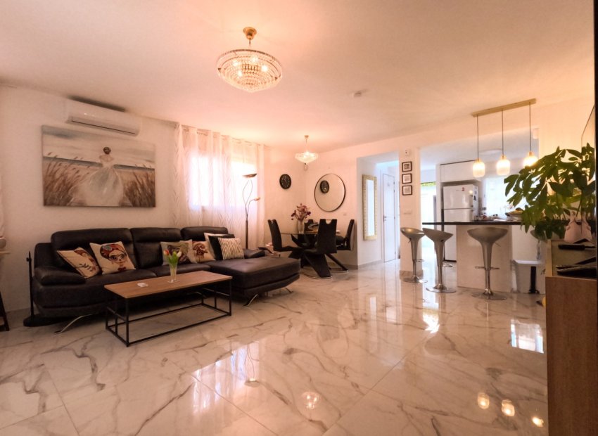 Resale - Townhouse / Duplex / Corner - Torrevieia - El Acequión - Los Náufragos