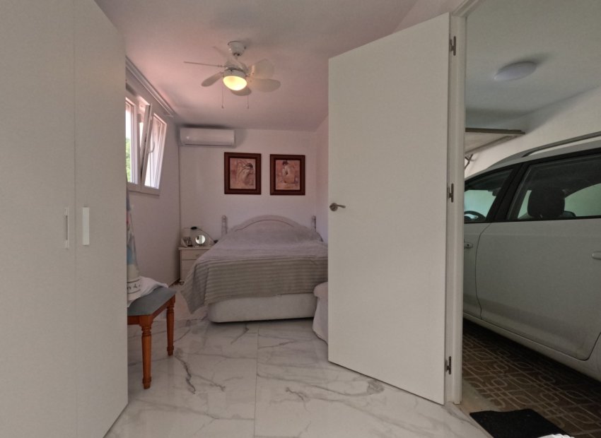 Resale - Townhouse / Duplex / Corner - Torrevieia - El Acequión - Los Náufragos