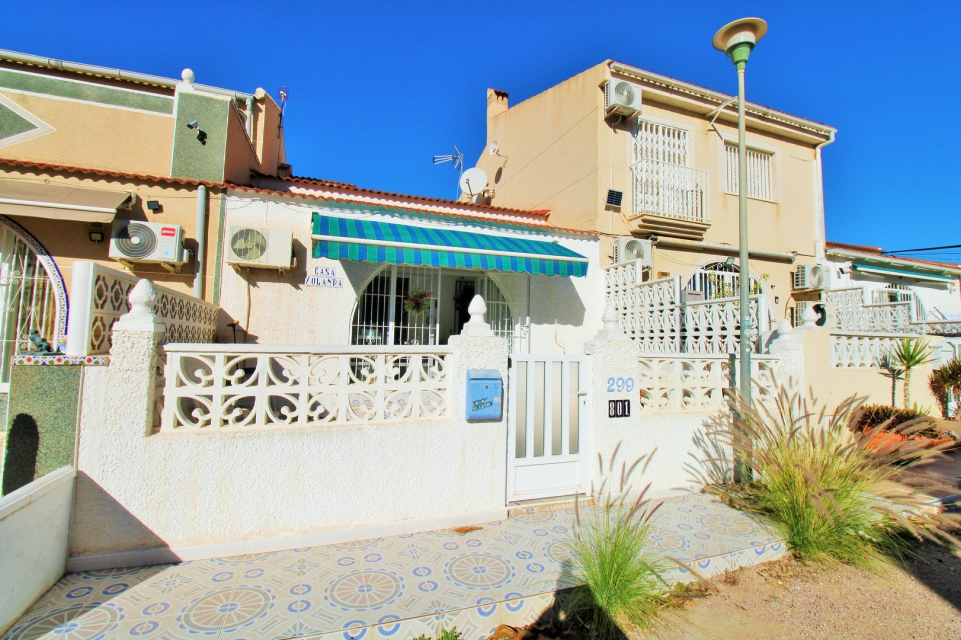 Resale - Townhouse / Duplex / Corner - Torrevieia - El Chaparral