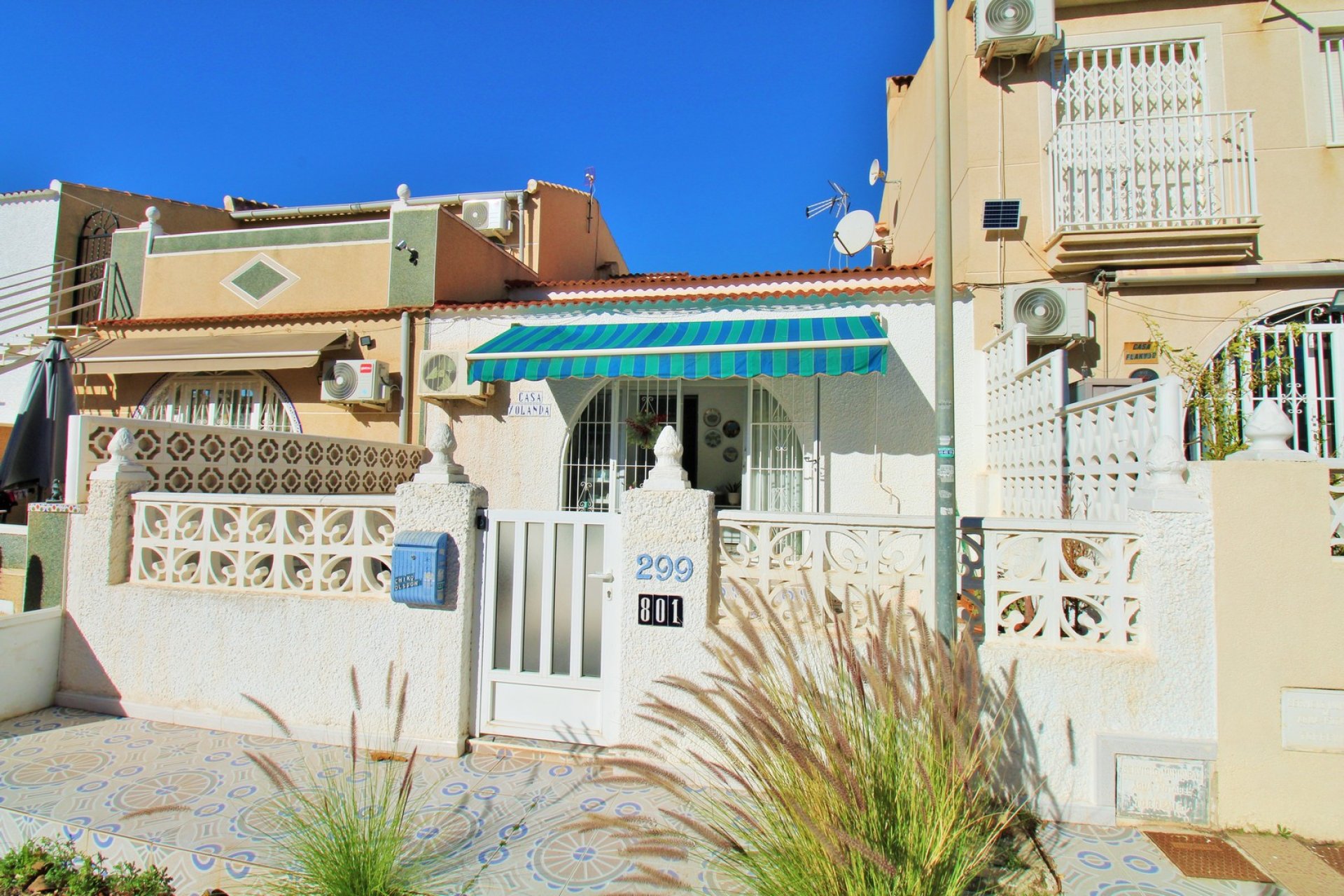 Resale - Townhouse / Duplex / Corner - Torrevieia - El Chaparral