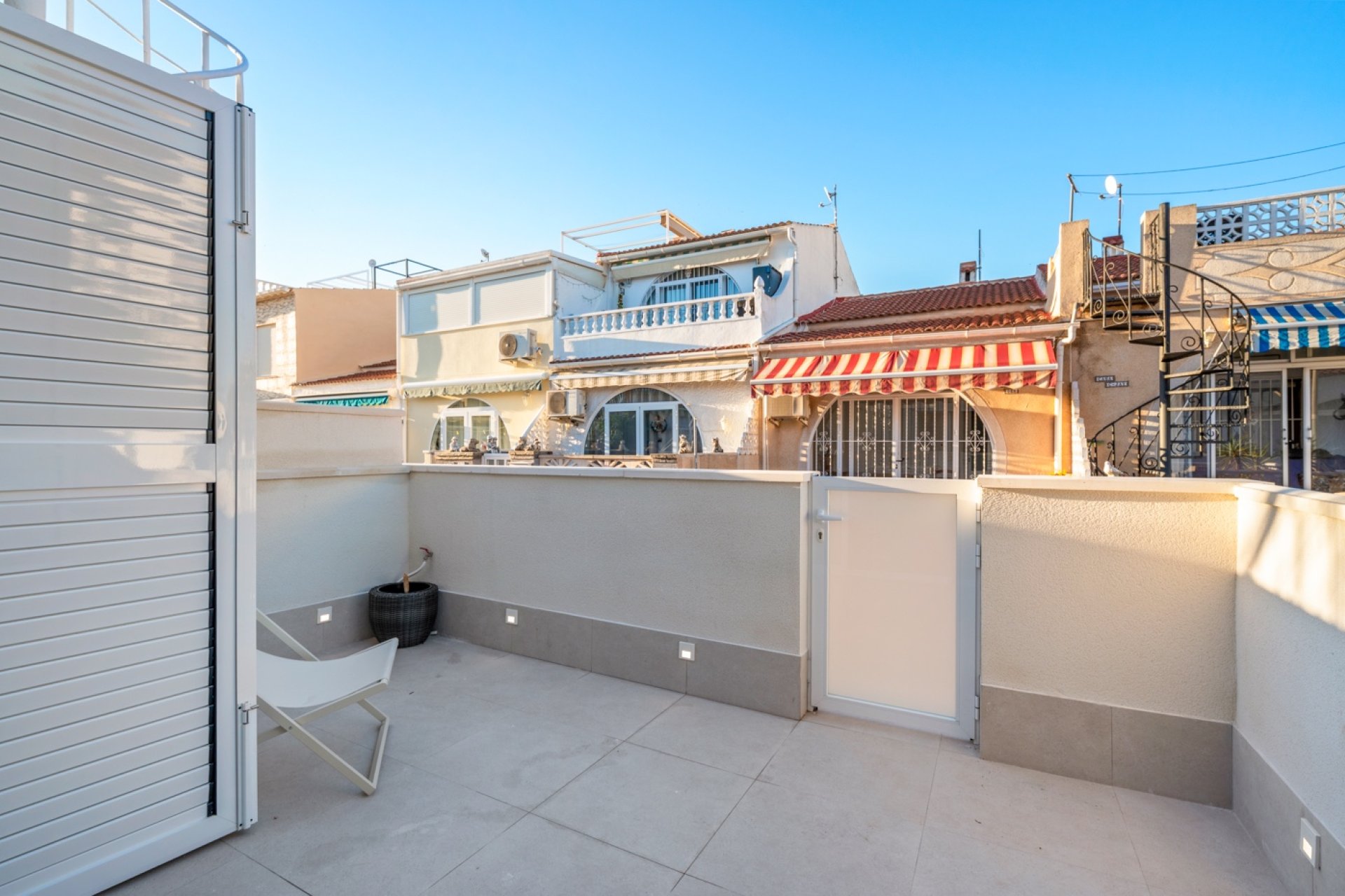 Resale - Townhouse / Duplex / Corner - Torrevieia - El Chaparral