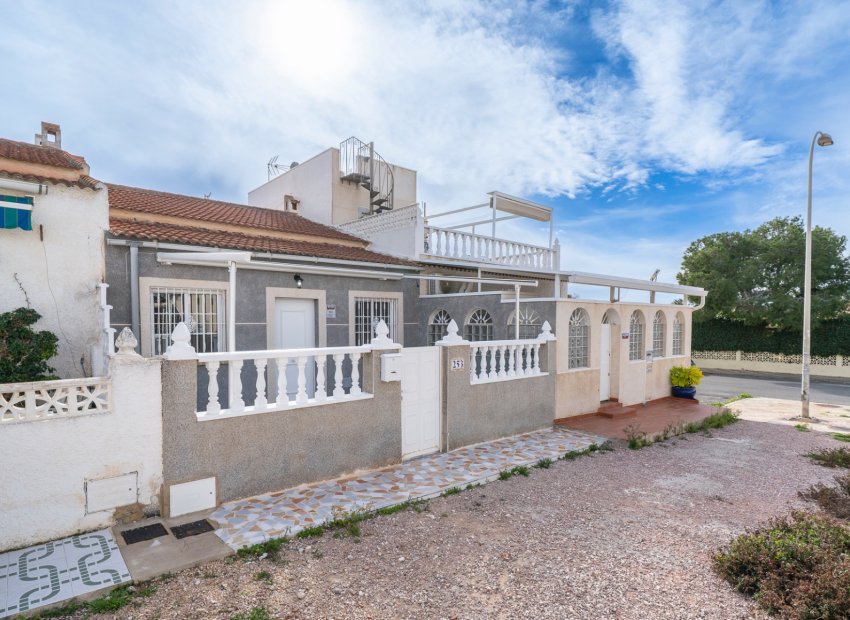Resale - Townhouse / Duplex / Corner - Torrevieia - El Chaparral