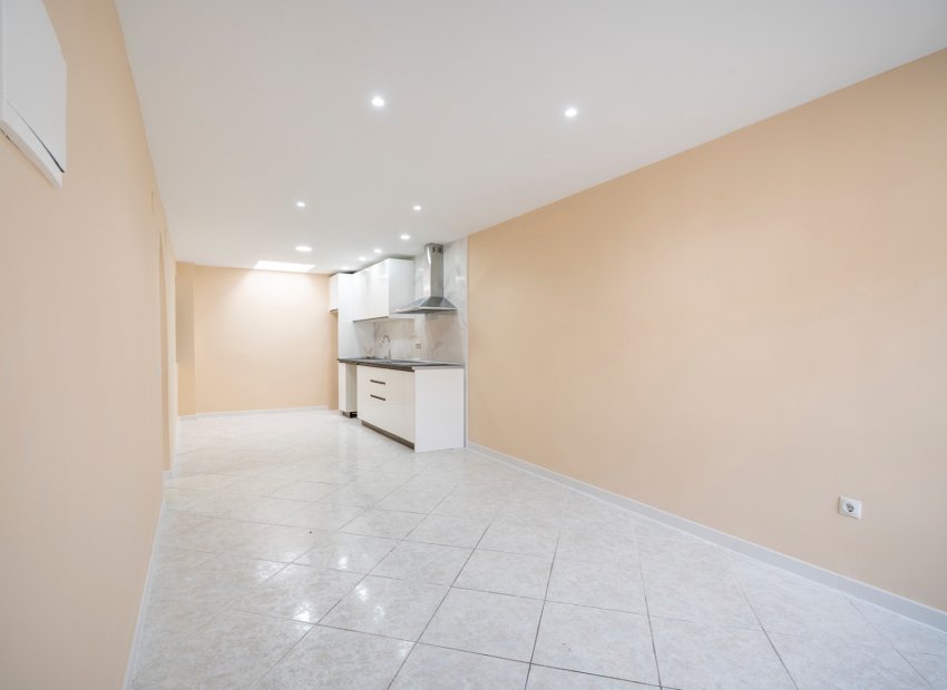 Resale - Townhouse / Duplex / Corner - Torrevieia - El Chaparral