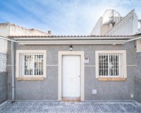 Resale - Townhouse / Duplex / Corner - Torrevieia - El Chaparral