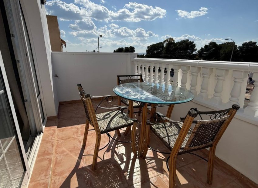 Resale - Townhouse / Duplex / Corner - Torrevieia - La Siesta