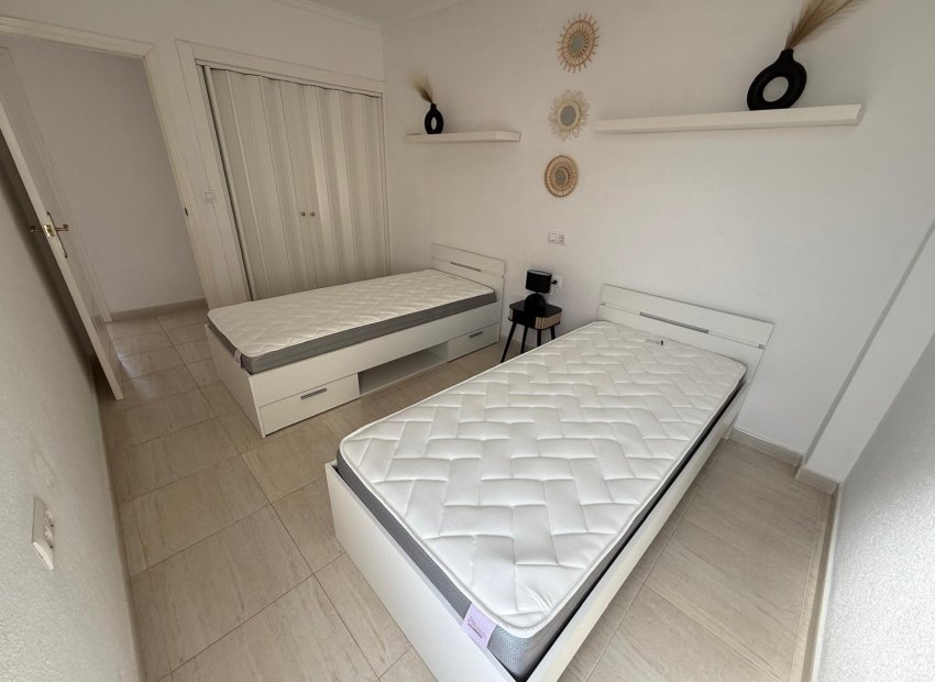 Resale - Townhouse / Duplex / Corner - Torrevieia - La Siesta