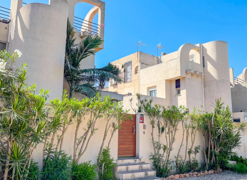 Resale - Townhouse / Duplex / Corner - Torrevieia - La Siesta