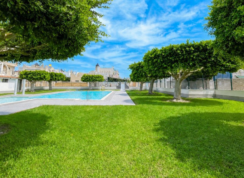 Resale - Townhouse / Duplex / Corner - Torrevieia - La Siesta