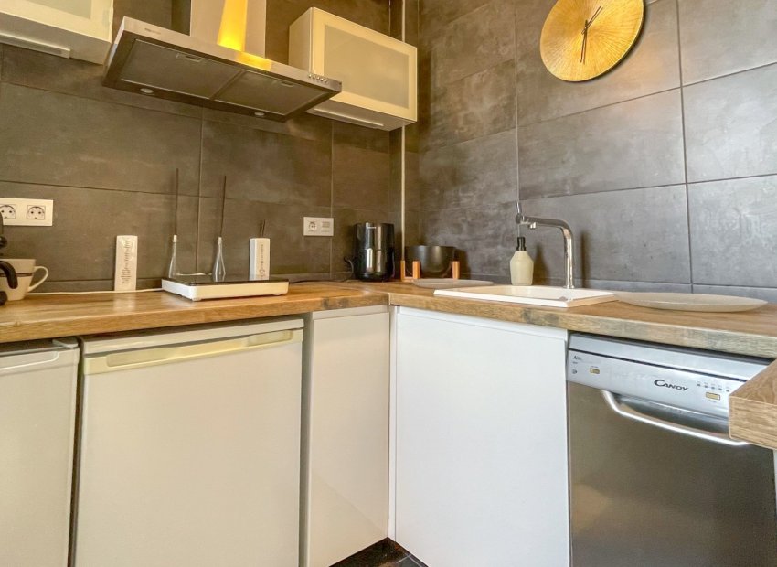 Resale - Townhouse / Duplex / Corner - Torrevieia - La Siesta