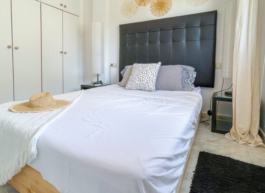 Resale - Townhouse / Duplex / Corner - Torrevieia - La Siesta