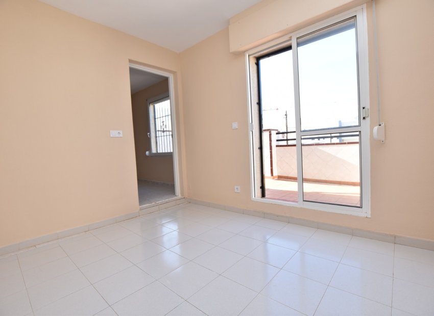Resale - Townhouse / Duplex / Corner - Torrevieia - Lago Jardín II